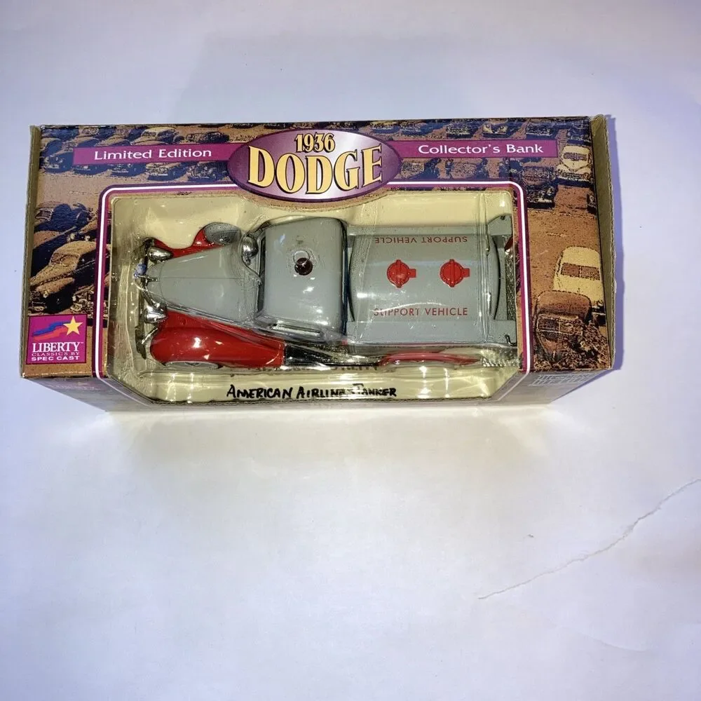 American Airlines LIBERTY CLASSICS 1936 DODGE TANKER TRUCK 1:28 SPECCAST DIECAST